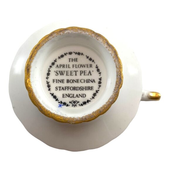 Vintage Staffordshire Fine Bone China 'Sweet Pea' April Flower Tea Cup & Saucer - Picture 6 of 9